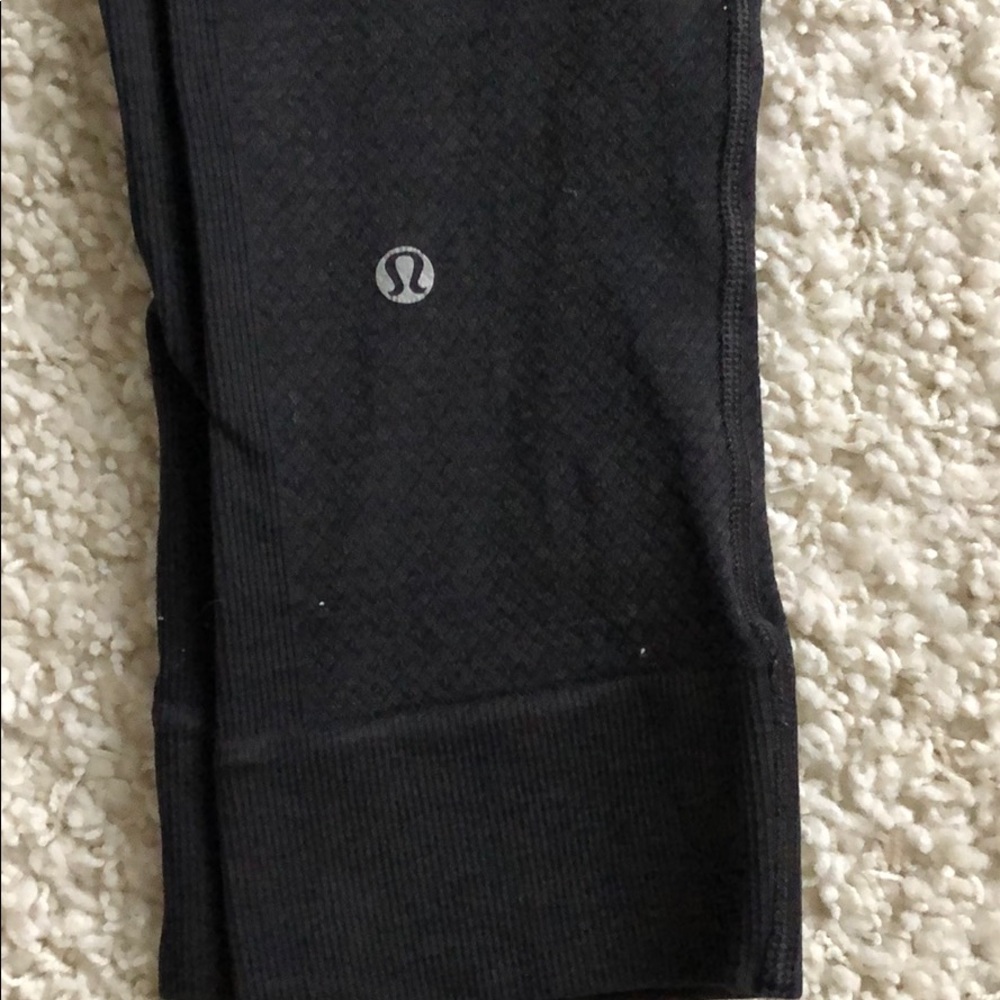 LULULEMON cropped leggings size 2 - Picture 2 of 3
